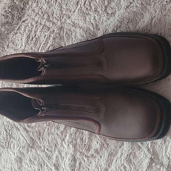 Like New UGG® Cityfunc Zip size 7 - Picture 4 of 9